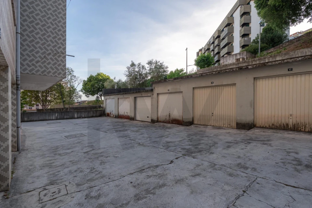 Apartamento T2 para Venda em Santo Antonio dos Olivais Foto 13
