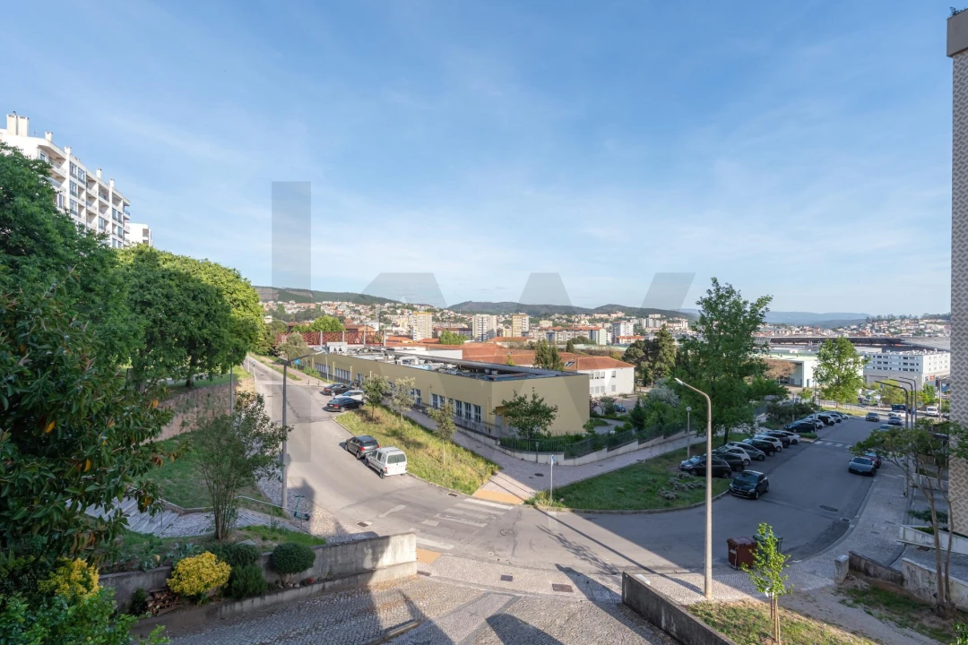 Apartamento T2 para Venda em Santo Antonio dos Olivais Foto 16