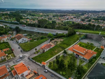 Terreno para Venda em Serzedo e Perosinho