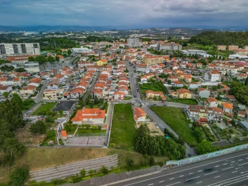 Terreno para Venda em Serzedo e Perosinho