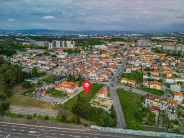 Terreno para Venda em Serzedo e Perosinho