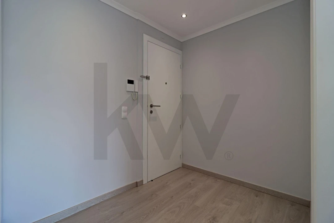 Apartamento T3 para Arrendamento em Carnaxide e Queijas Foto 4
