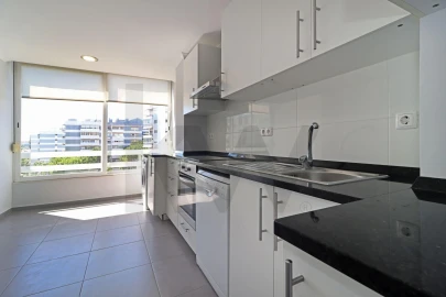 Apartamento T3 para Arrendamento em Carnaxide e Queijas