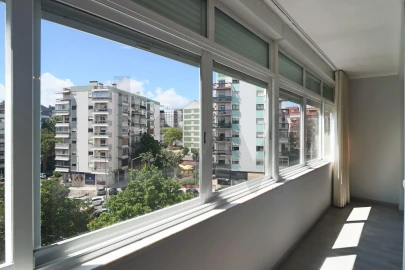 Apartamento T3 para Arrendamento em Carnaxide e Queijas