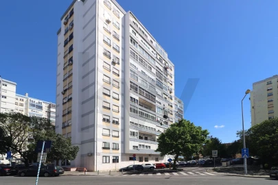 Apartamento T3 para Arrendamento em Carnaxide e Queijas