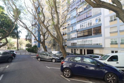 Apartamento T3 para Arrendamento em Carnaxide e Queijas