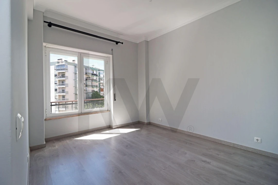 Apartamento T3 para Arrendamento em Carnaxide e Queijas Foto 36