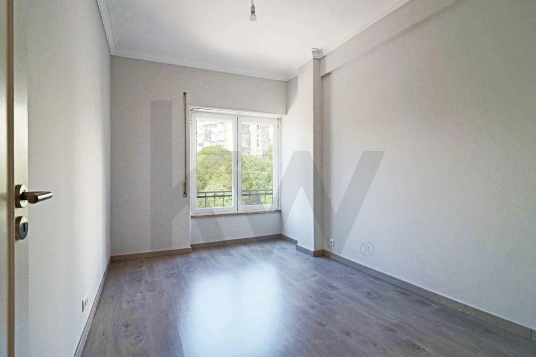 Apartamento T3 para Arrendamento em Carnaxide e Queijas Foto 26