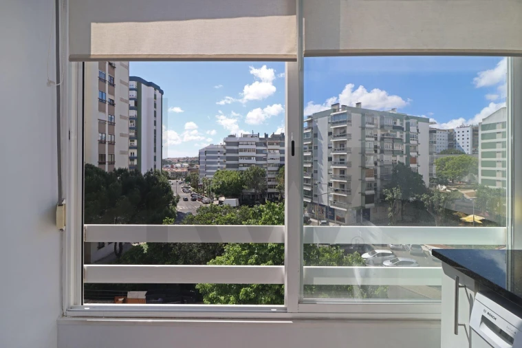 Apartamento T3 para Arrendamento em Carnaxide e Queijas Foto 18