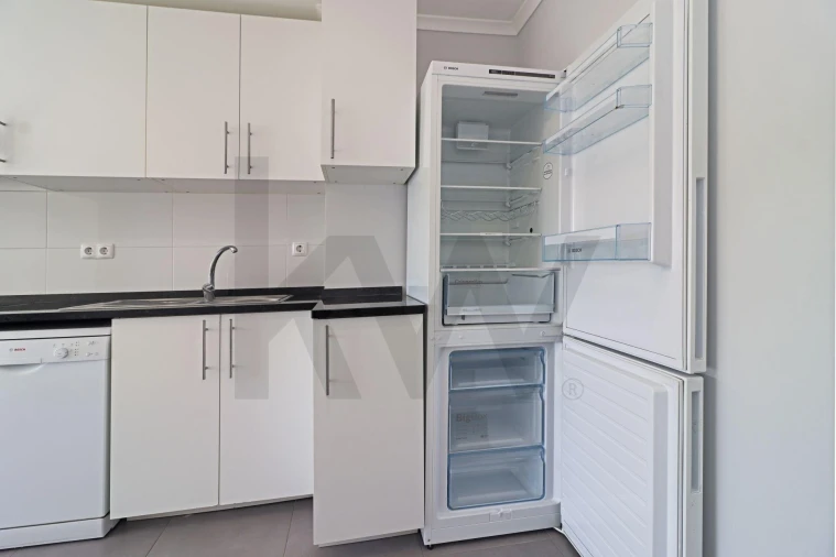 Apartamento T3 para Arrendamento em Carnaxide e Queijas Foto 17