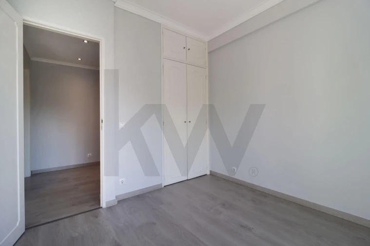 Apartamento T3 para Arrendamento em Carnaxide e Queijas Foto 34