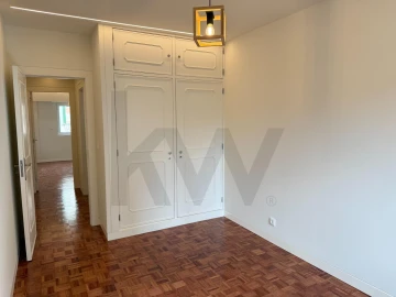 Apartamento T3 para Arrendamento em São Domingos de Benfica