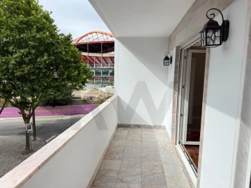 Apartamento T3 para Arrendamento em São Domingos de Benfica