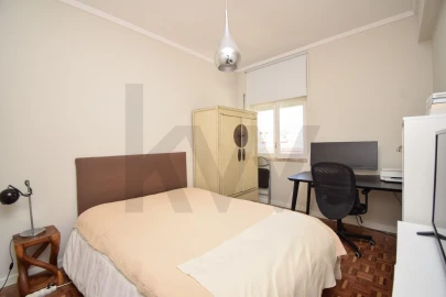 Apartamento T3 para Venda em Oeiras e São Julião da Barra, Paço de Arcos e Caxias