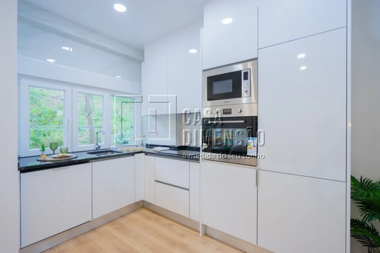 Apartamento T2 para Venda em Benfica Foto 2