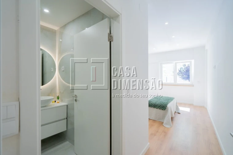 Apartamento T2 para Venda em Benfica Foto 3