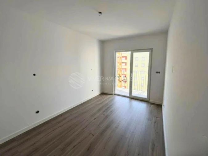 Apartamento T3 para Venda em Corroios Foto 16