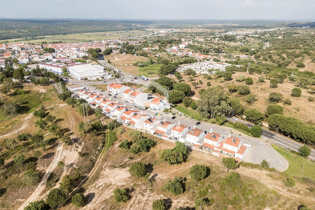 Moradia T3 para Venda em Mora Foto 39