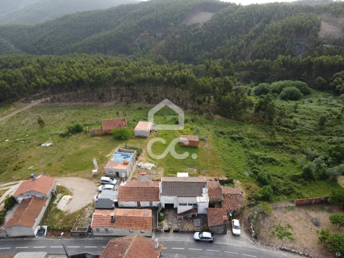 Moradia T3 para Venda em Aguda Foto 13