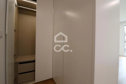 Apartamento T1 para Arrendamento em Santo Antonio dos Olivais