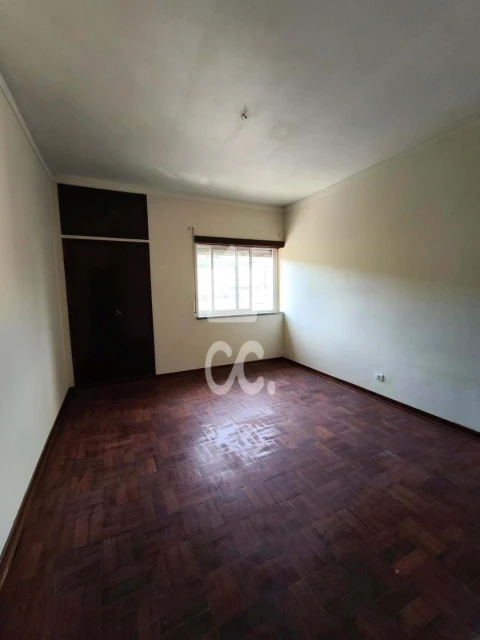 Prédio para Venda em Sé Nova, Santa Cruz, Almedina e São Bartolomeu