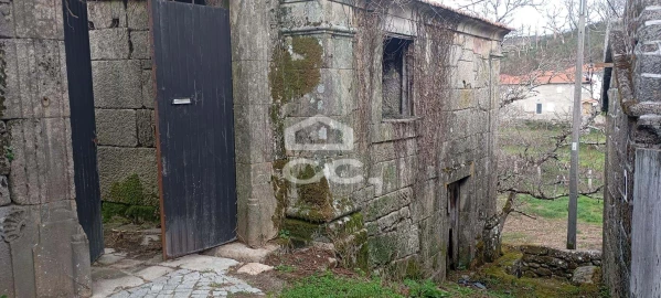 Moradia T3 para Venda em Cambra e Carvalhal de Vermilhas