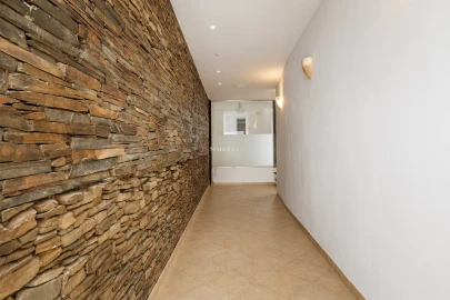 Negócio para Venda em Lagos (São Sebastião e Santa Maria)