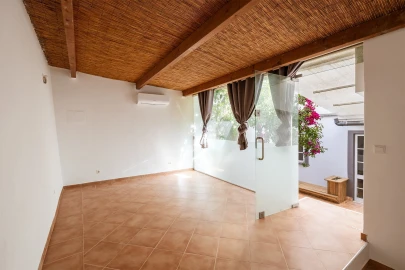 Negócio para Venda em Lagos (São Sebastião e Santa Maria)