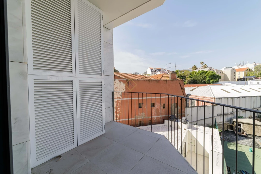 Apartamento T2 para Arrendamento em Santo António Foto 3
