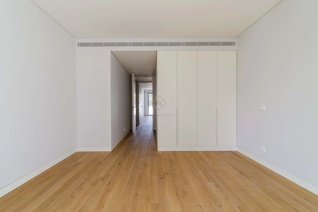 Apartamento T2 para Arrendamento em Santo António Foto 8