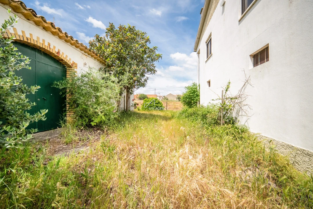 Quinta T3 para Venda em Aveiras de Baixo Foto 18