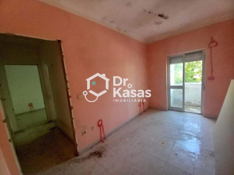 Apartamento T1 para Venda em Baixa da Banheira e Vale da Amoreira Foto 2