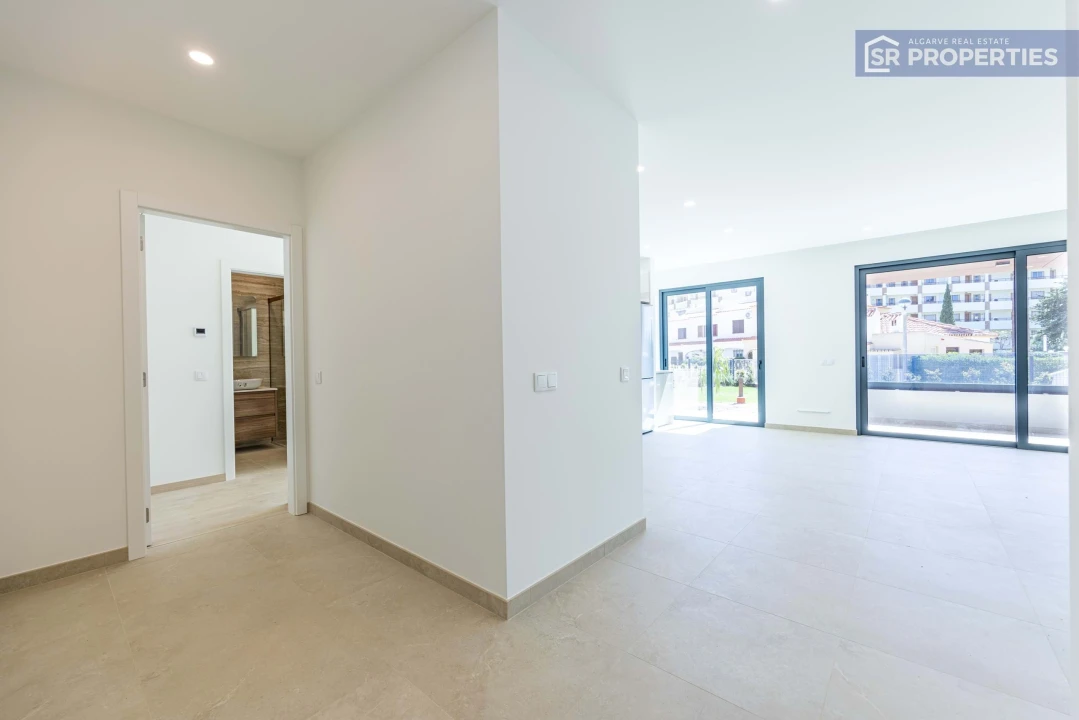 Apartamento T1 para Venda em Quarteira Foto 7
