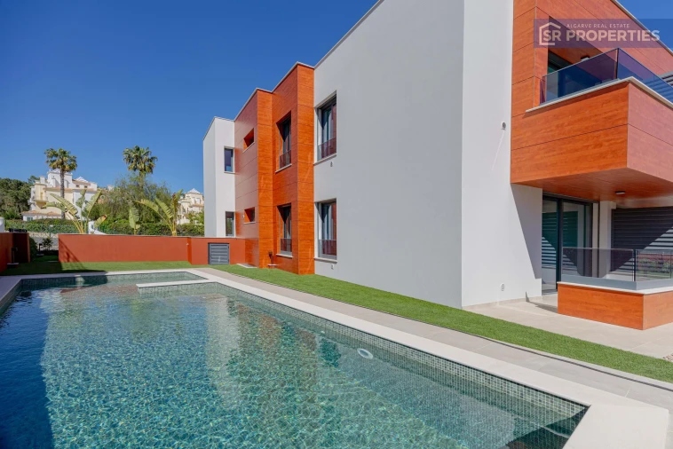 Apartamento T3 para Venda em Quarteira Foto 30
