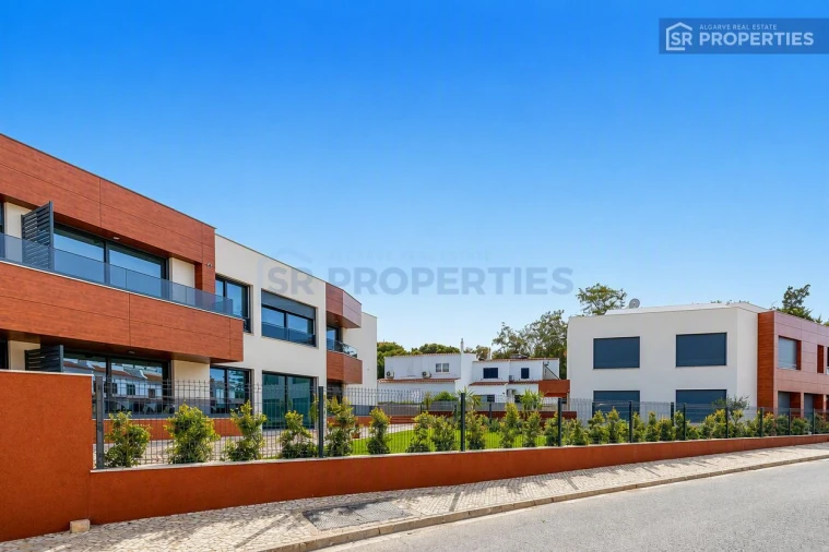 Apartamento T3 para Venda em Quarteira Foto 31