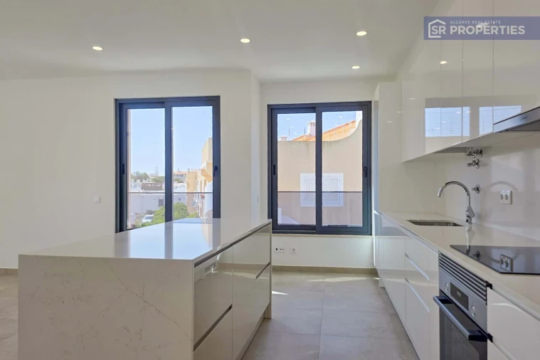 Apartamento T3 para Venda em Quarteira Foto 4