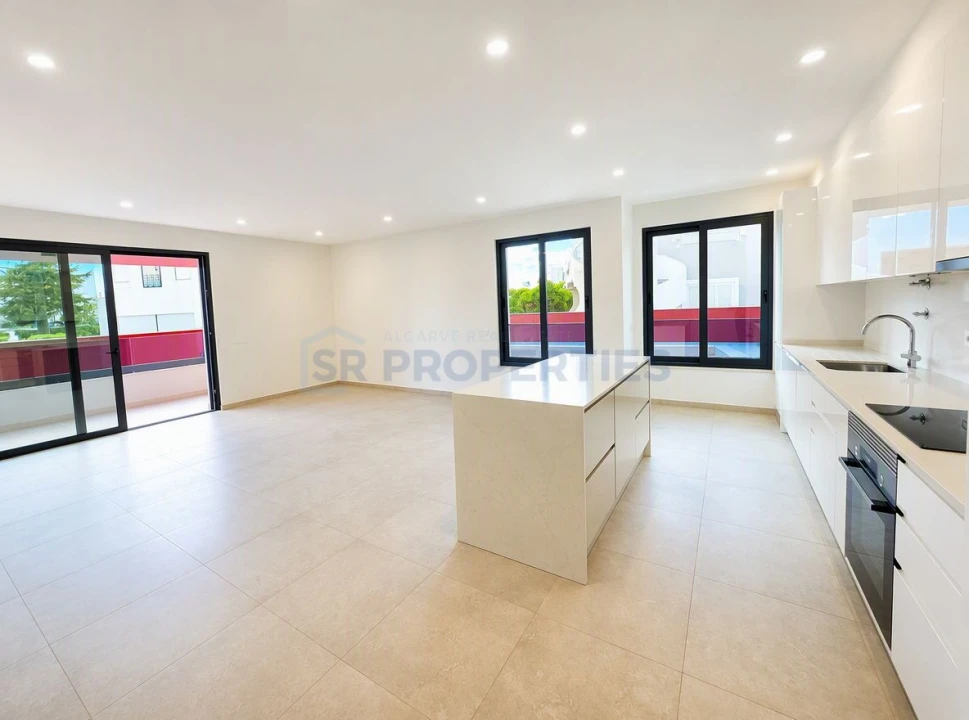 Apartamento T3 para Venda em Quarteira Foto 6