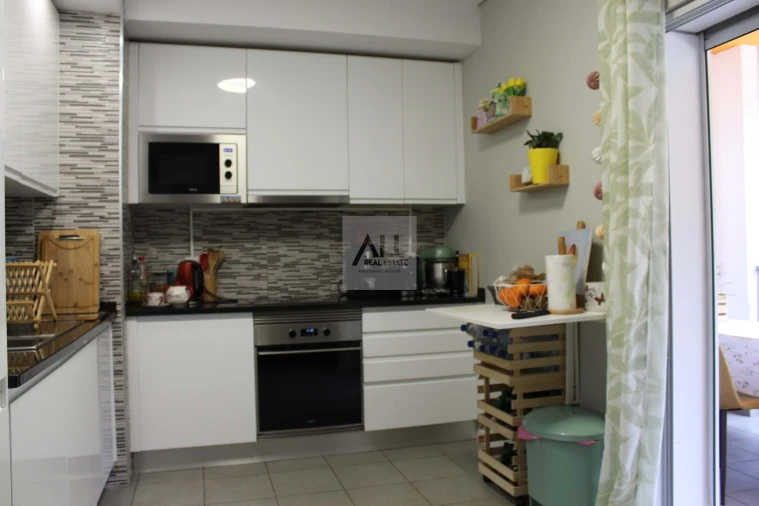 Apartamento T2 para Venda em Portimão Foto 9