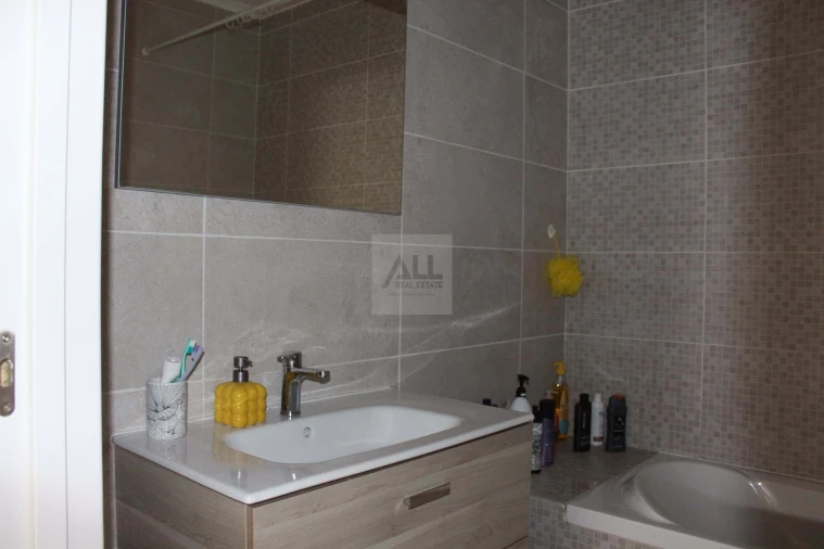 Apartamento T2 para Venda em Portimão Foto 32
