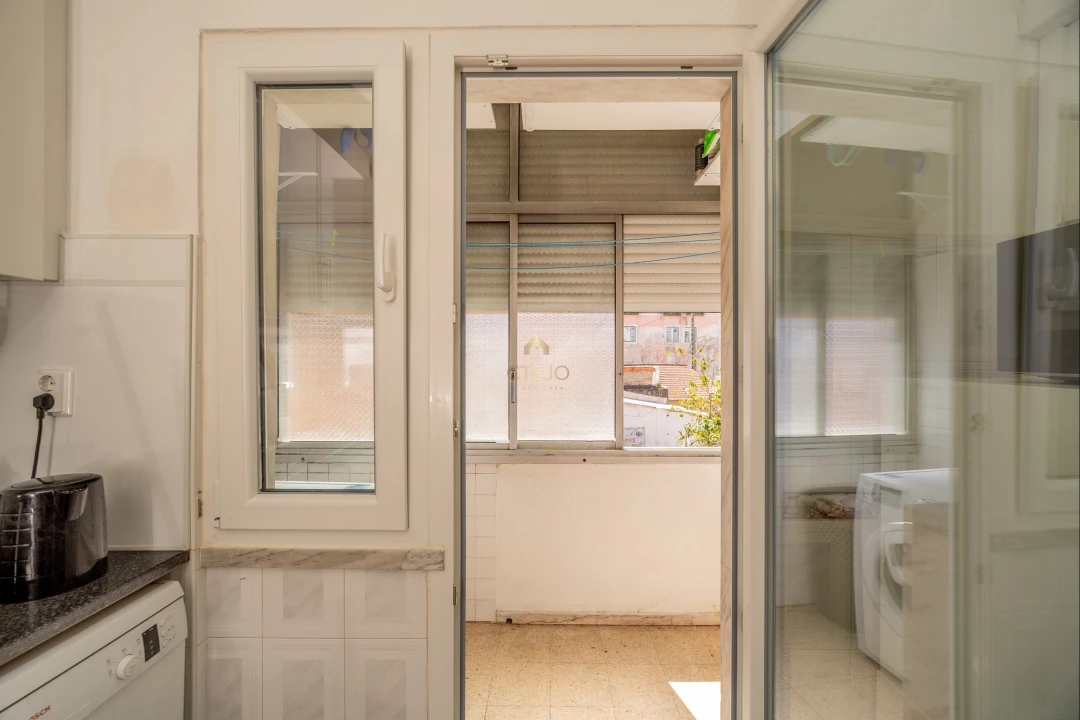 Apartamento T2 para Venda em Sacavém e Prior Velho Foto 32