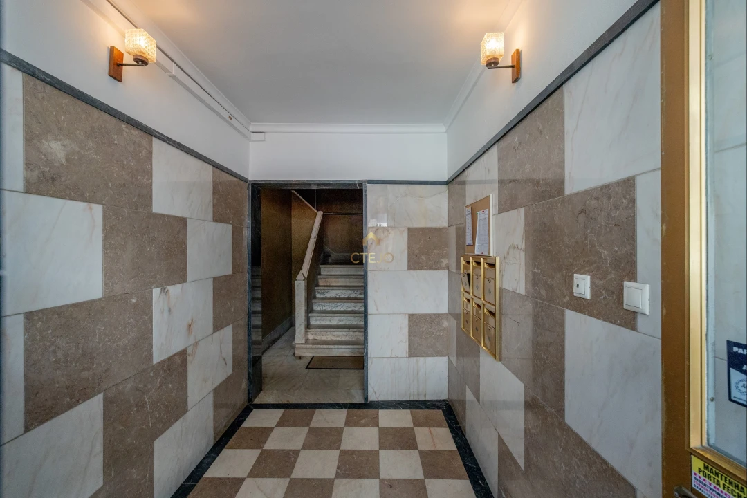 Apartamento T2 para Venda em Sacavém e Prior Velho Foto 35