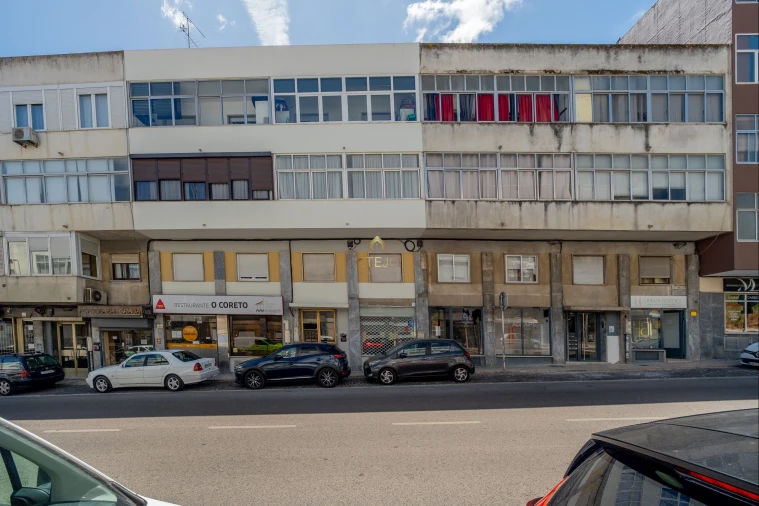 Apartamento T2 para Venda em Sacavém e Prior Velho