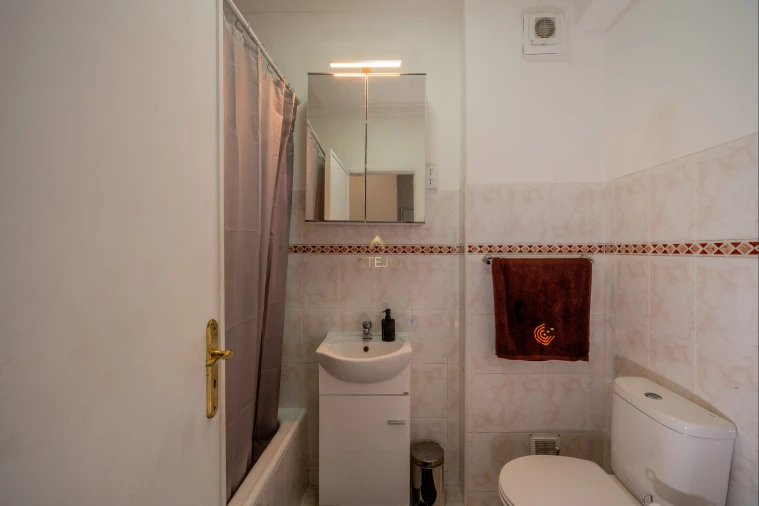 Apartamento T2 para Venda em Sacavém e Prior Velho Foto 16