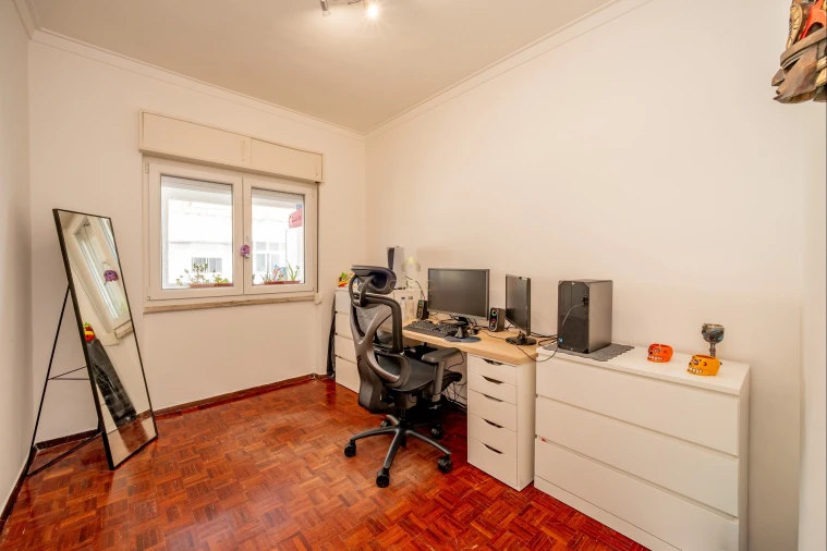Apartamento T2 para Venda em Sacavém e Prior Velho Foto 2