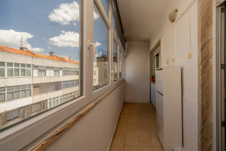 Apartamento T2 para Venda em Sacavém e Prior Velho Foto 9