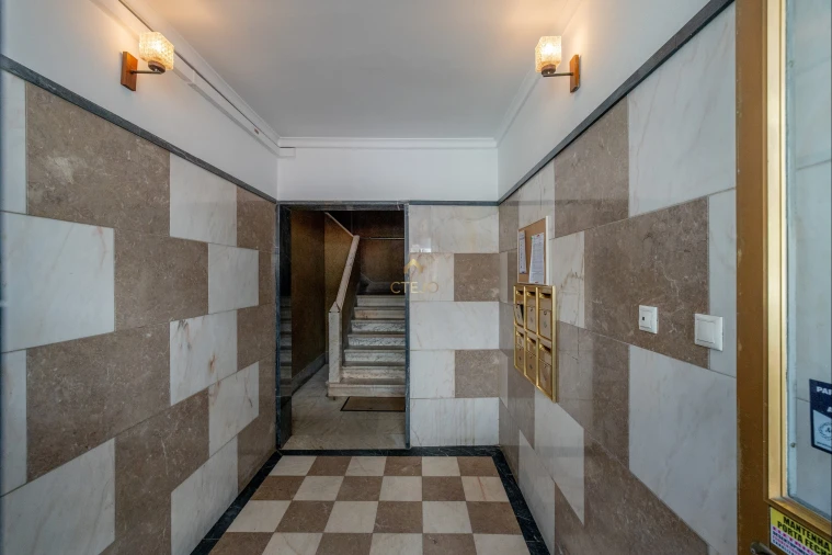 Apartamento T2 para Venda em Sacavém e Prior Velho Foto 35