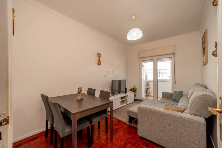 Apartamento T2 para Venda em Sacavém e Prior Velho Foto 5