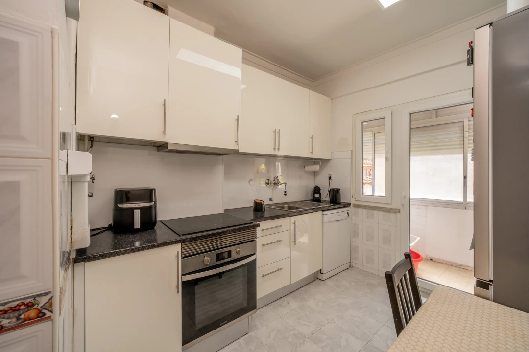 Apartamento T2 para Venda em Sacavém e Prior Velho Foto 25