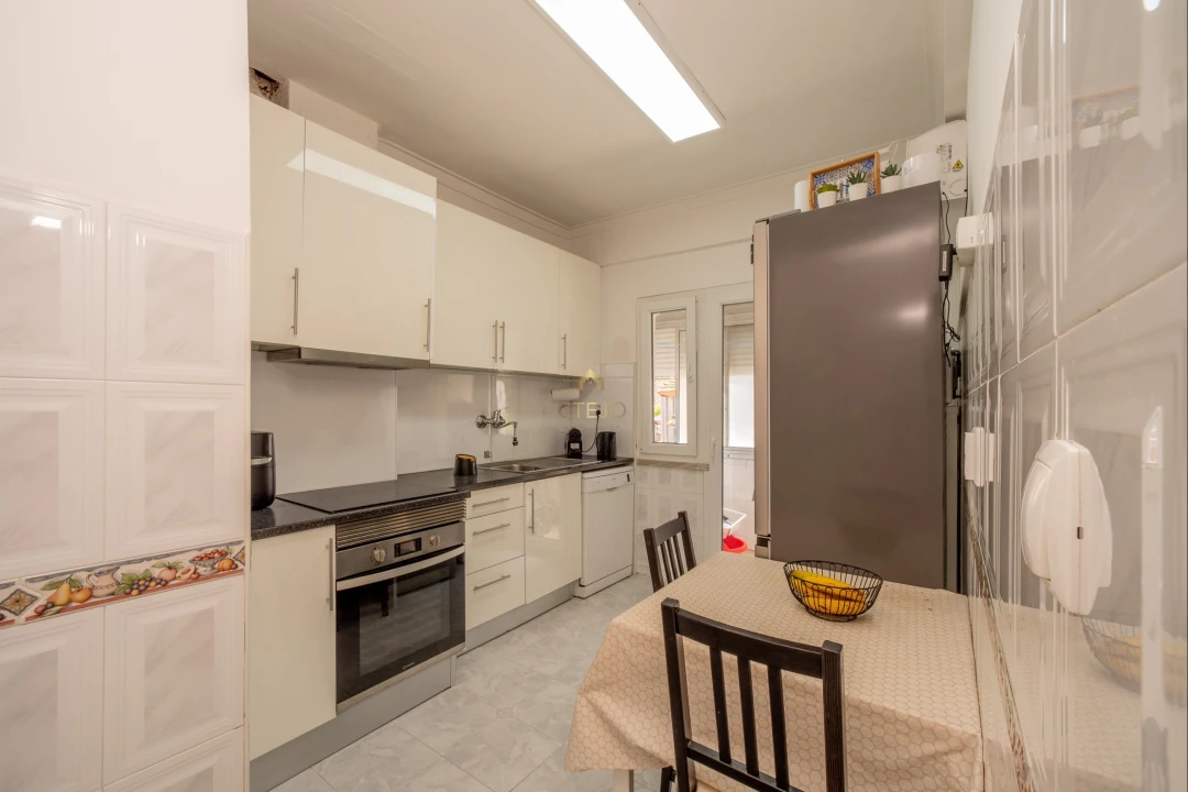 Apartamento T2 para Venda em Sacavém e Prior Velho Foto 23