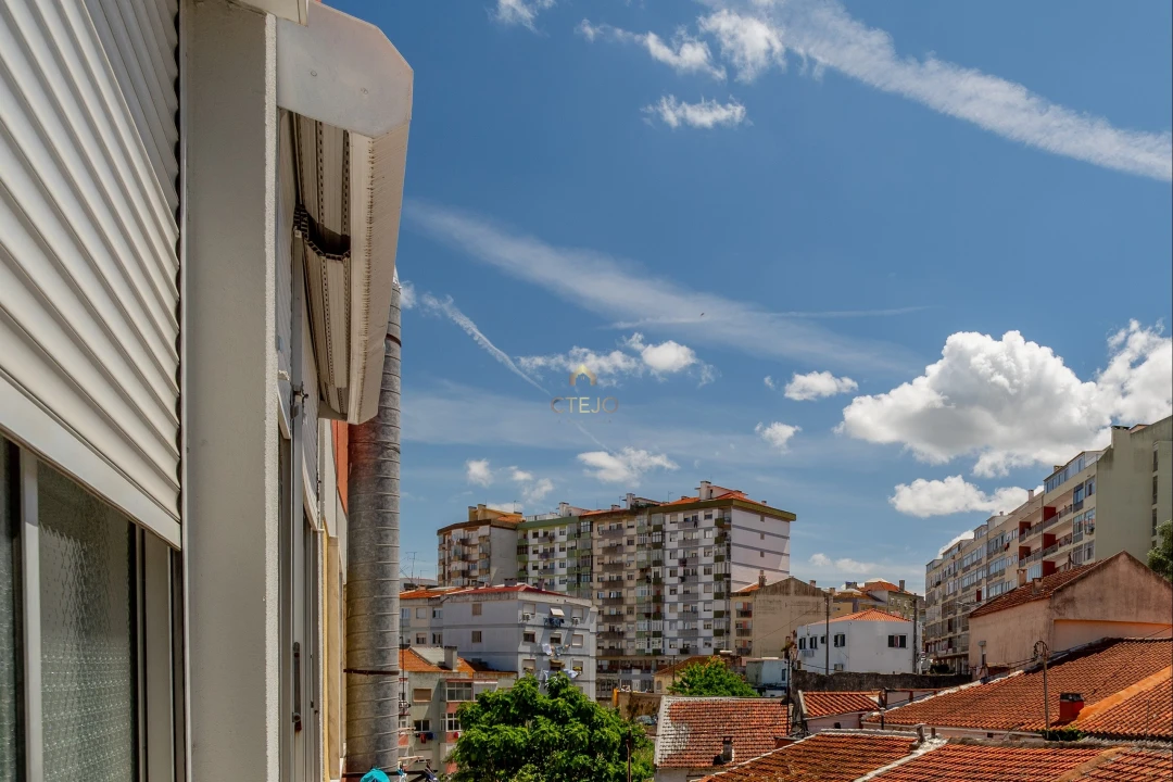 Apartamento T2 para Venda em Sacavém e Prior Velho Foto 33